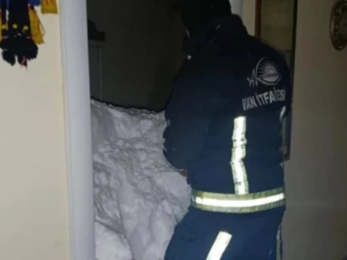 Van'dan acı haber! Çığın altında kalan kadın yaşamını yitirdi!